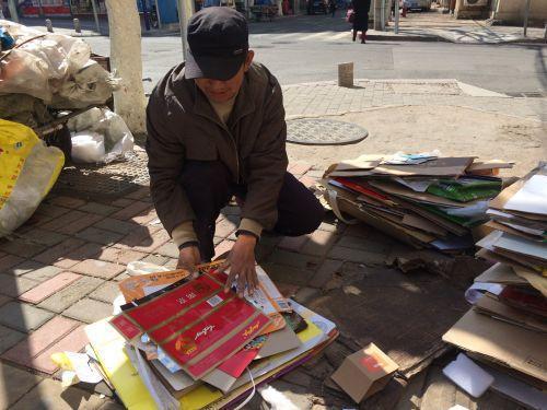 我们随手丢的“废品”现回收价上涨都在排队卖你还舍得丢？(图3)