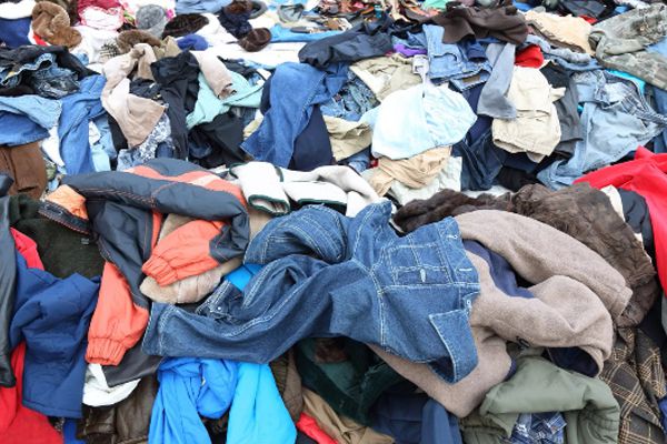 被环保催生的废品回收有人年入超百亿这行算是坐在金矿上了！(图1)