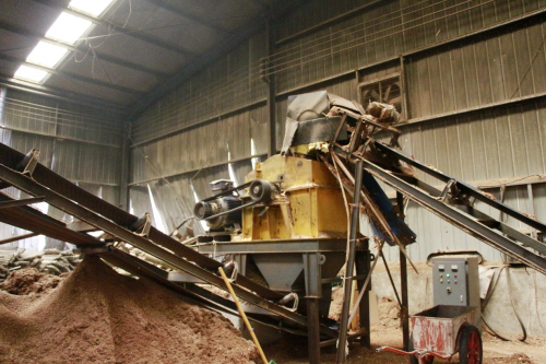 湖北利川：废弃物回收再利用变废为宝促增收(图1)