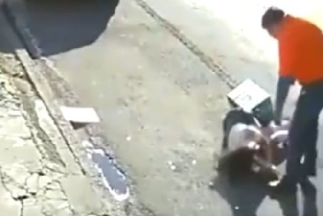 2021年女子昏迷被大叔带回报恩14年生3孩后另寻新欢为何？(图2)