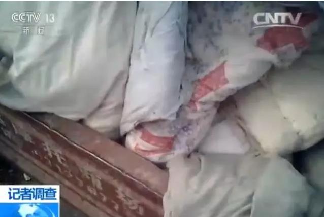 调查旧被褥、医疗垃圾成原料“黑心棉被”在一些地方居然进了商场(图2)