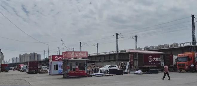 多次潜入市场偷铝材民警：他连推车也是偷的！(图1)