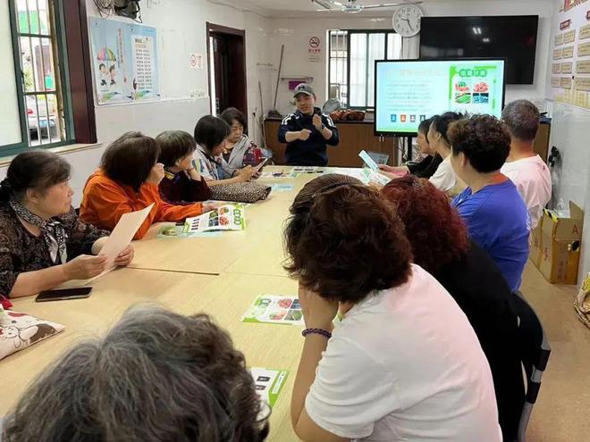 宝山路街道开展“沪尚回收进社区”活动月(图1)