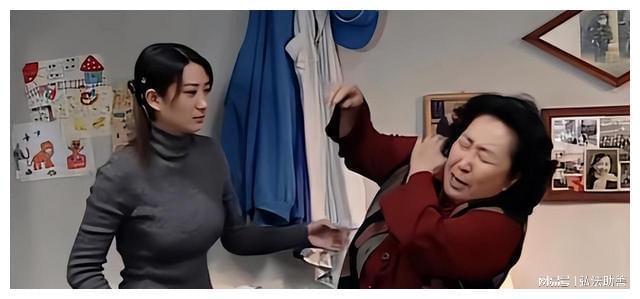 街溜子三剑客：牛小伟娶了朱婷婷贾志新拥有表妹唯独一人落空(图4)