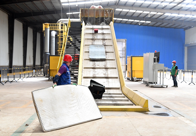 北京：探访海淀区再生资源回收分拣加工中心(图4)