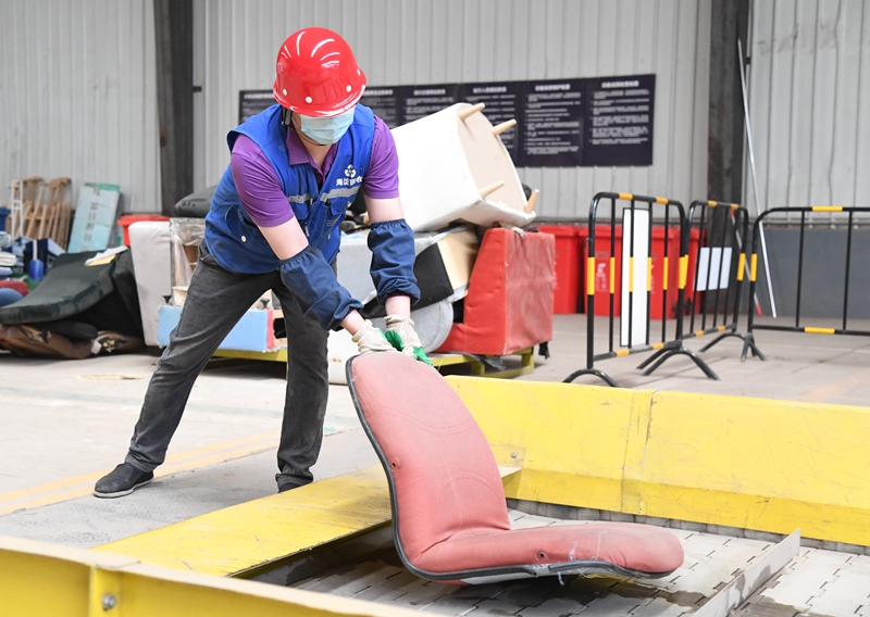 北京：探访海淀区再生资源回收分拣加工中心(图3)