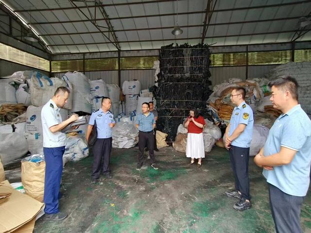 湖北十堰：废品回收点工人无证违规焊接行政拘留！(图1)