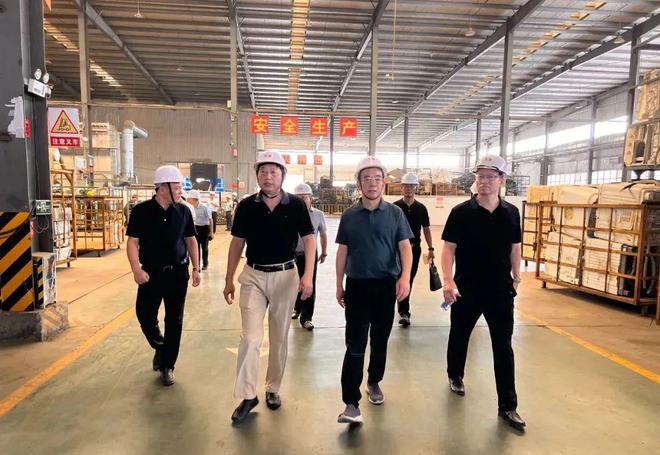 中石化调研考察万容科技为废塑料回收利用合作探路(图1)