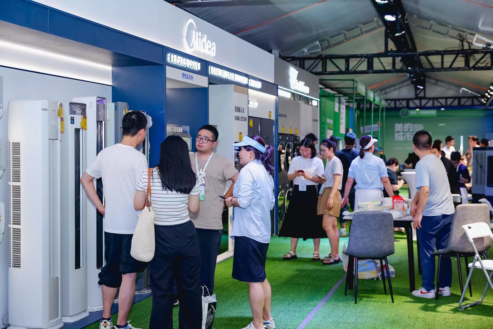 以旧换新美好生活全国消费品以旧换新行动链千企惠万家好物焕新季（浙江）活动盛大(图2)