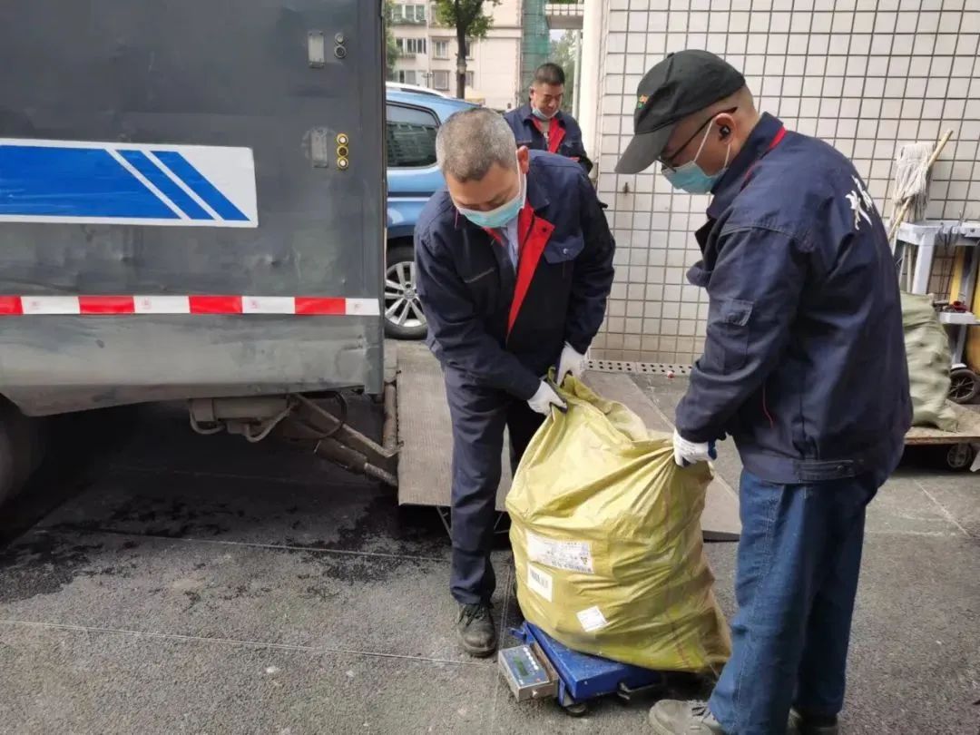 他们让垃圾变成“宝”(图2)