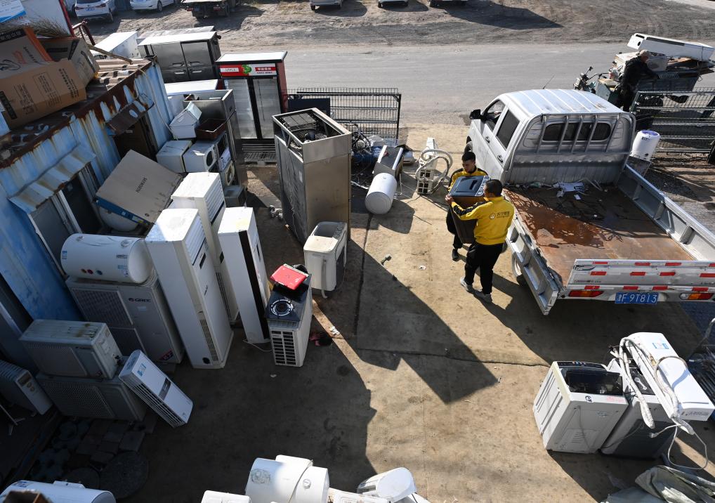 废旧家电去哪了？正规企业“吃不饱”“小作坊”在私拆(图2)