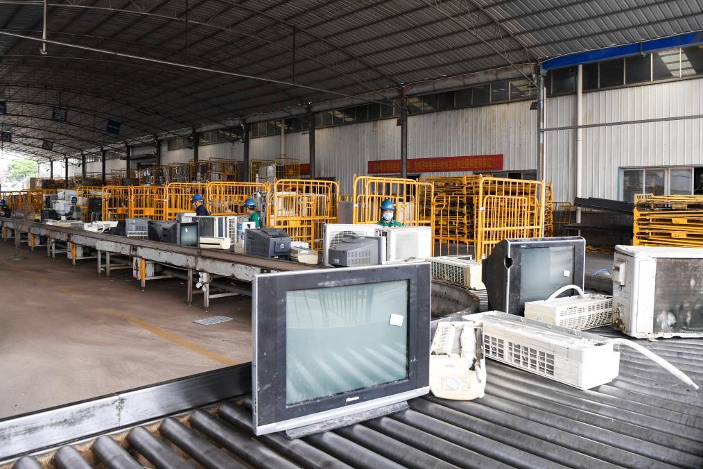 废旧家电去哪了？正规企业“吃不饱”“小作坊”在私拆(图6)