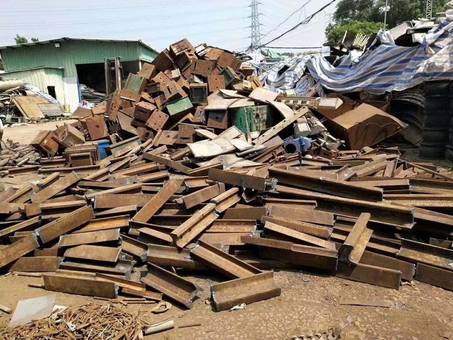 【每周一学】新能源设备报废规模激增回收利用与无害化处置如何破局？(图1)