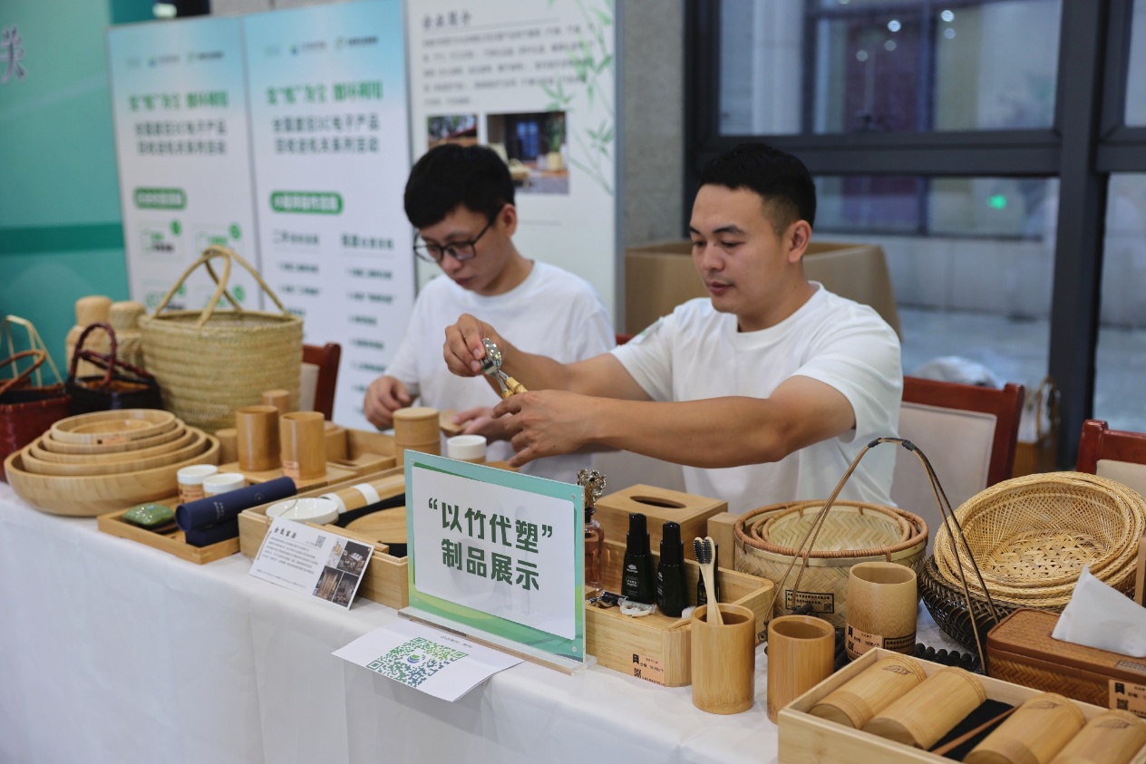 单位回收“零跑腿” 补贴政策“送到手”(图5)