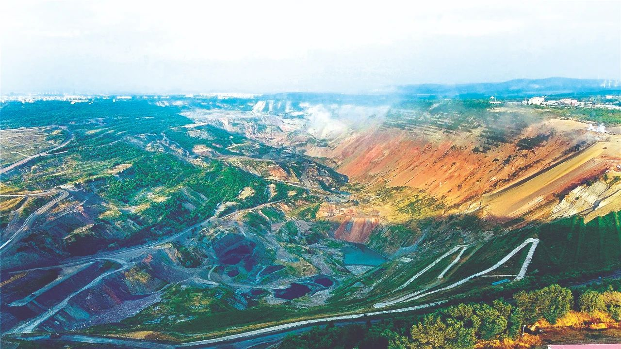 科技赋能“黑色伤疤”变身“生态绿肺”(图1)