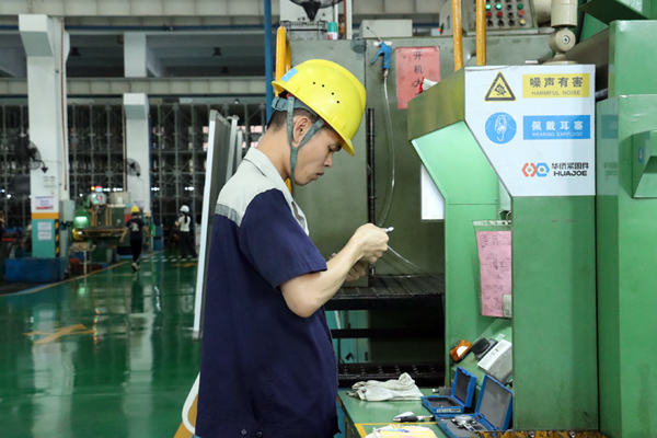 柳江区：专班精准强服务 汽配发展加速度(图3)