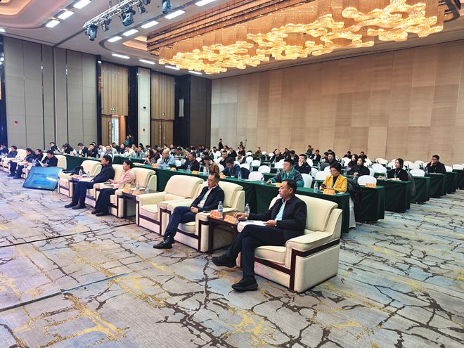 再生资源回收体系升级废塑料分拣精细运营!安顺这场培训会超有料!(图1)