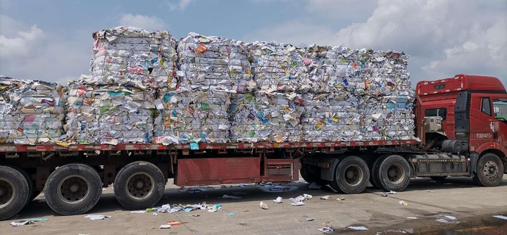 重庆荣昌：智能回收箱“上岗” 投放废品“秒变现”(图1)