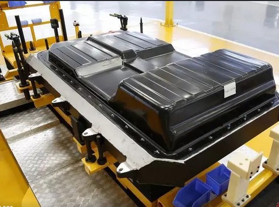 对话基金经理汤戈：储能需求爆发叠加固态电池加速看好锂电设备投资机会｜基遇2026(图1)