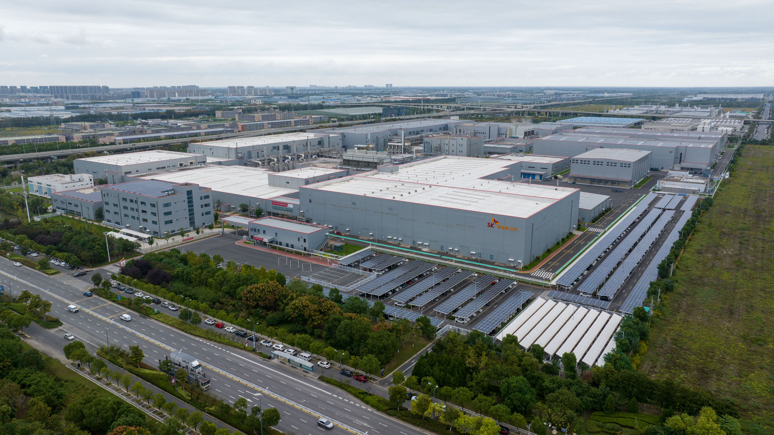 持续技术攻关多家固态电池中试投产(图1)