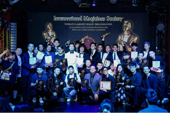 奇幻森林深圳「共生演艺新空间」斩获广东省演出行业协会《2025演艺广东》双项大奖(图6)