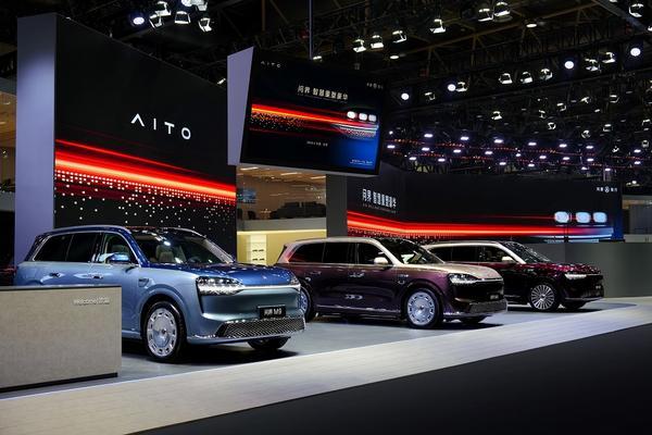 赛力斯何利扬：AI驱动魔方技术平台持续演进 引领高端出行(图5)