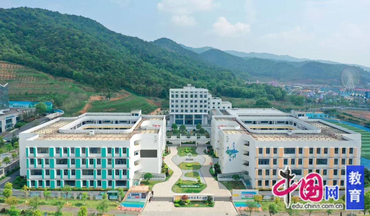 新余市仙女湖区第二小学：以足球为笔绘“和润”童年(图1)