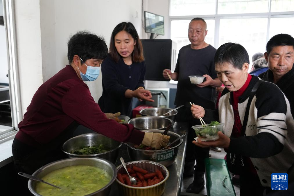 探访湖南石门临时集中安置点(图1)