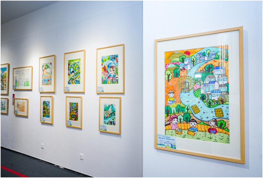 墨绘三秦绿意童心共护秦岭｜第四届“秦岭杯”双碳书画大赛作品展开幕(图1)